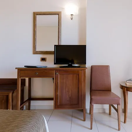 Akti Taygetos - Conference Hotel 4*